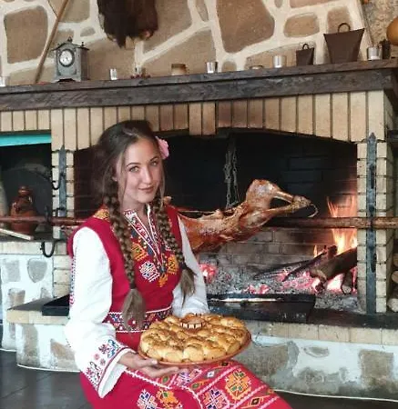 Apriltsi Hotel 2*