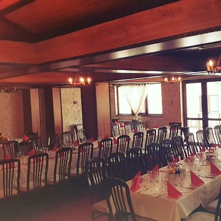 Apriltsi Hotel 2*