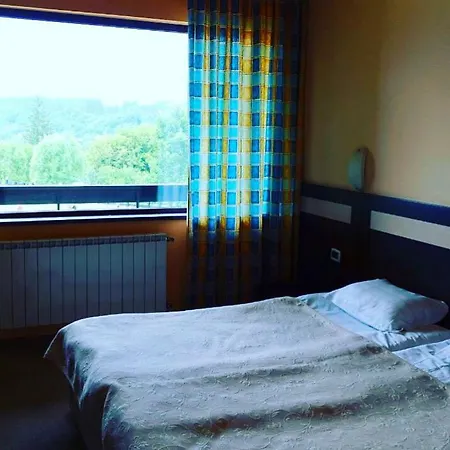 Apriltsi Hotel 2*